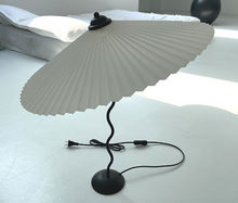 Load image into Gallery viewer, Curved Black Iron Pleated Table Lamp