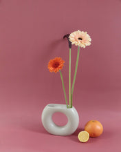 Load image into Gallery viewer, Open Donut Ring Vase