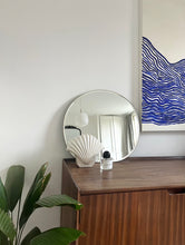 Load image into Gallery viewer, White Ceramic Textured Shell Vase