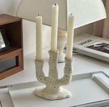 Load image into Gallery viewer, Abstract Candle Holder (black or white)