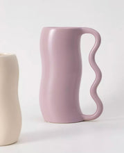 Load image into Gallery viewer, Onda Ceramic Vase with wavy handle