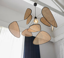Load image into Gallery viewer, Leaf Grid Screen Cannage Natural Pendant Light