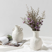 Load image into Gallery viewer, Minimalist Ceramic Vase for dried Flowers
