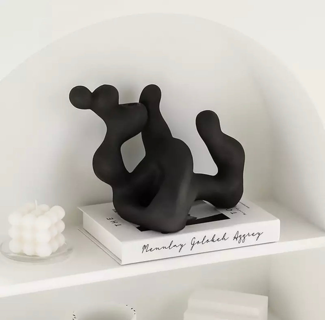 Sculptural Candle Holder (black or white)