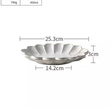 Load image into Gallery viewer, Handmade Ceramic Flower Shape Plate 12cm

