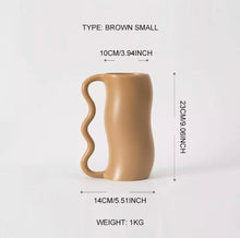 Load image into Gallery viewer, Onda Ceramic Vase with wavy handle
